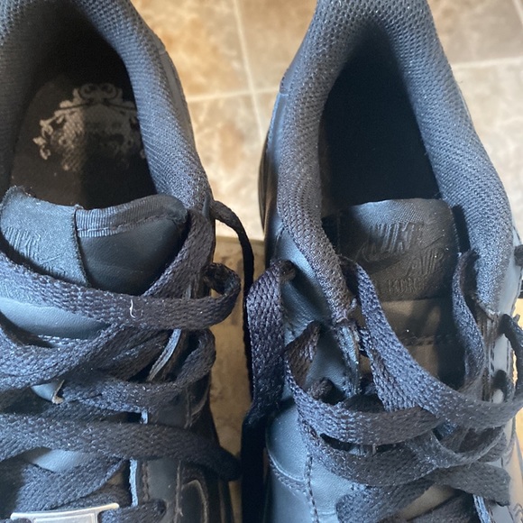 Kids low top Air Force ones - Picture 3 of 4